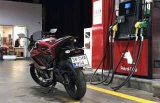 (ÖZEL) Kartal’da motosiklet hırsızlığı kamerada