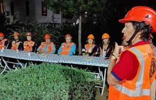 (Özel) Mahallenin gönüllü kurtarıcıları her...