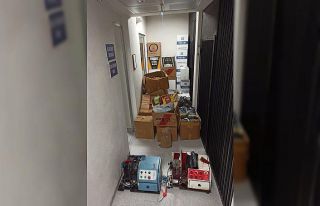 (Özel) Marangoz görünümlü kaçak sigara imalathanesine...