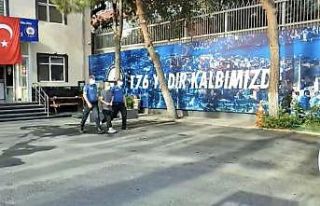 (Özel) Metrobüsün üstünde kıta değiştiren...