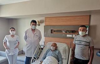 (Özel) Nefes alamayan hastanın soluk borusuna stent...