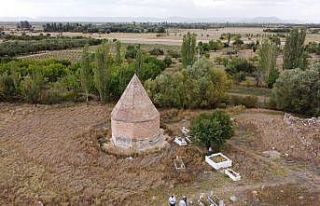 (Özel) Selçuklu kümbetinde yıllar sonra ortaya...