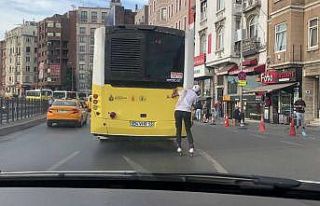 (ÖZEL) Şişli’de patenli gencin tehlikeli yolculuğu...