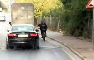 (Özel) Sultangazi’de tehlikeli bisiklet yolculuğu