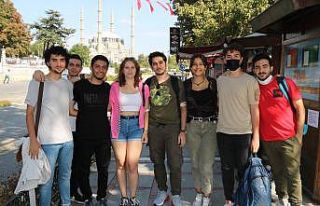 (Özel) Üniversite öğrencilerinin gelişi esnafı...