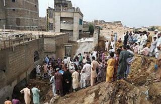 Pakistan’da çatı çöktü: 4 ölü