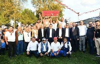 Pehlivanlar Yalıntaş’ta kapıştı