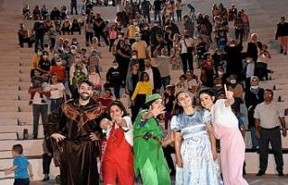 ’Peter Pan’ ve ’Mikrop ile Köpük’ çocuklar...