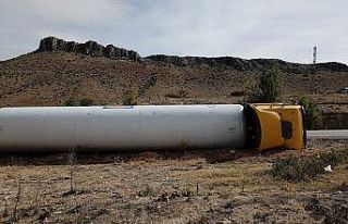 Polatlı’da yakıt tankeri devrildi: 1 yaralı