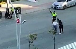 Polis kavgayı durdurmak için havaya ateş açtı,...