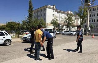 Polis okul önlerinde önlem aldı