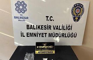 Polis sokak satıcılarına göz açtırmadı