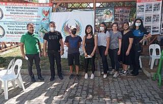 Polislerden üniversite öğrencilerine bilgi standı