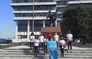 Radikal Okulları öğrencileri, İzmir’in kurtuluşunu...