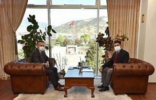 Rektör Aldemir, Aydın Valisi Hüseyin Aksoy’u...