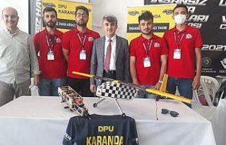 Rektör Uysal, Teknofest’te öğrencileri yalnız...