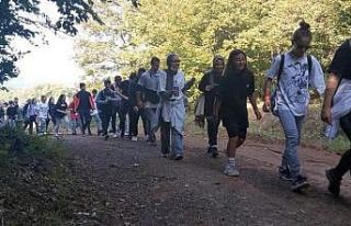 Sağlıklı yaşam için doğada yürüdüler