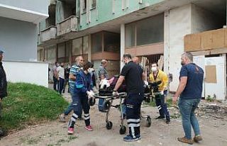 Sakarya’da 5 katlı binadan düşen kadın hayatını...