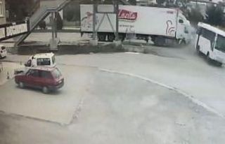 Samsun’da tırın halk otobüsüne çarptığı...