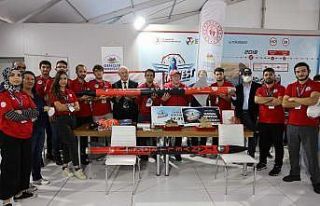 Samsun’un rektörleri TEKNOFEST’te öğrencileri...