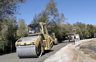 Saray’da 16 kilometrelik beton yol yapımı