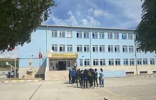 Şarköy’de 4 öğretmen ve 145 öğrenci karantinaya...