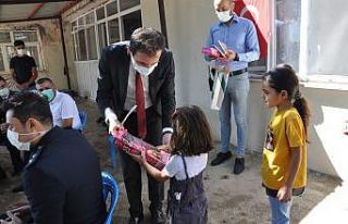 Sason Kaymakamı Mete, gazi ve şehit yakınlarıyla...