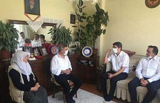 Şehit Sezer’in ismi okulda yaşatılacak