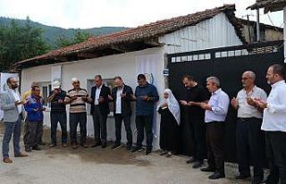 Selde evi yıkılan Fatma Teyze’nin yüzü güldü