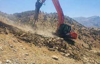 Şenoba belediyesinde 3 yerde yol yapımı