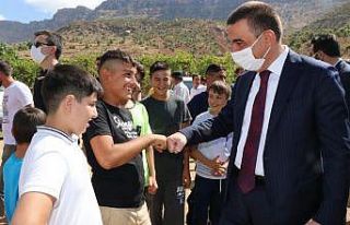 Siirt Valisi Hacıbektaşoğlu köy şenliğine katıldı