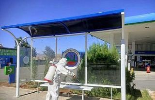 Siirt’te otobüs durakları dezenfekte edildi