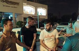 Silahlı kavgaya giden şüpheliler, otomobille kaçtıkları...