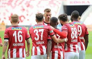 Sivasspor evinde ilk kez kazandı
