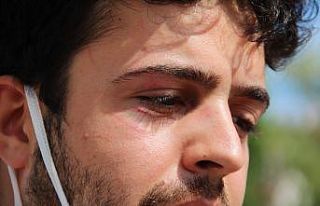 Sokakta köpeklerini gezdiren üniversite öğrencisine...