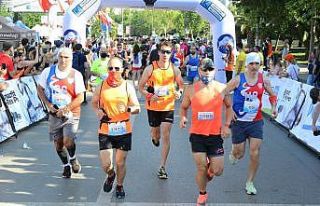 Sporcular Kadıköy Yarı Maratonu’nda şiddete...