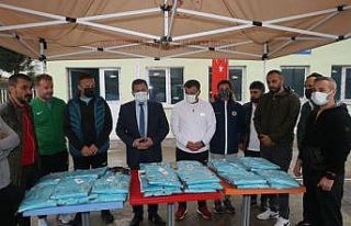 Sporculara malzeme yardımı yapıldı