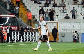 Süper Lig: Beşiktaş: 2 - Yeni Malatyaspor: 0 (İlk...