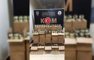 Şüpheli kamyonetten nargile tütünü çıktı