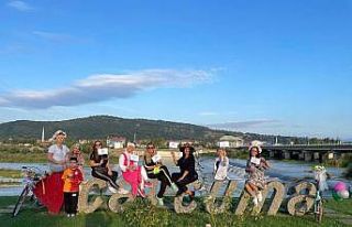 ’Süslü kadınlar’, pedal çevirerek farkındalığa...