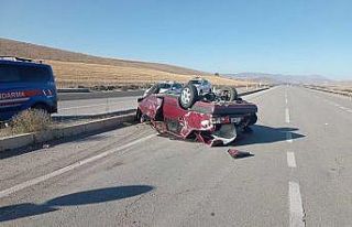 Takla atan otomobilden 8 metre uzağa fırladı