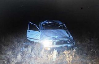 Taklalar atarak şarampole uçan otomobilin sürücüsü...
