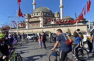 Taksim Meydanı’ndan Ayasofya’ya bisiklet turu