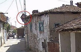 Tarhana sermek isterken 4 metreden beton zemine düşen...