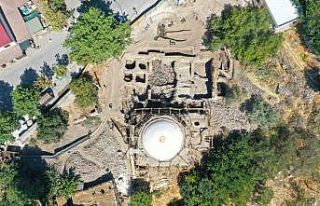 Tarihi Hoca Hasan Hamamında restorasyon çalışmaları...