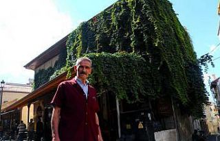 Tarihi kahvehane 25 yıldır sarmaşıkla kaplı