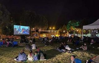 Tarihi kentte açık hava sinema keyfi