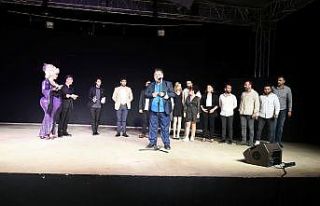 Tarsus Belediyesi Şehir Tiyatrosu’na ödül