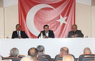 Taşova Kaymakamı Gökcecik, muhtarlarla bir araya...