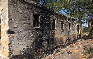 Terk edilmiş evler tehlike saçıyor